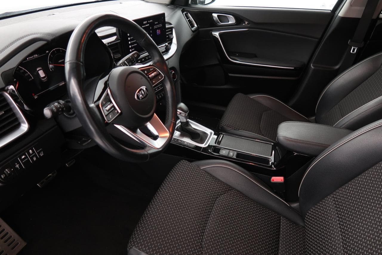 2019 Kia XCEED - 28