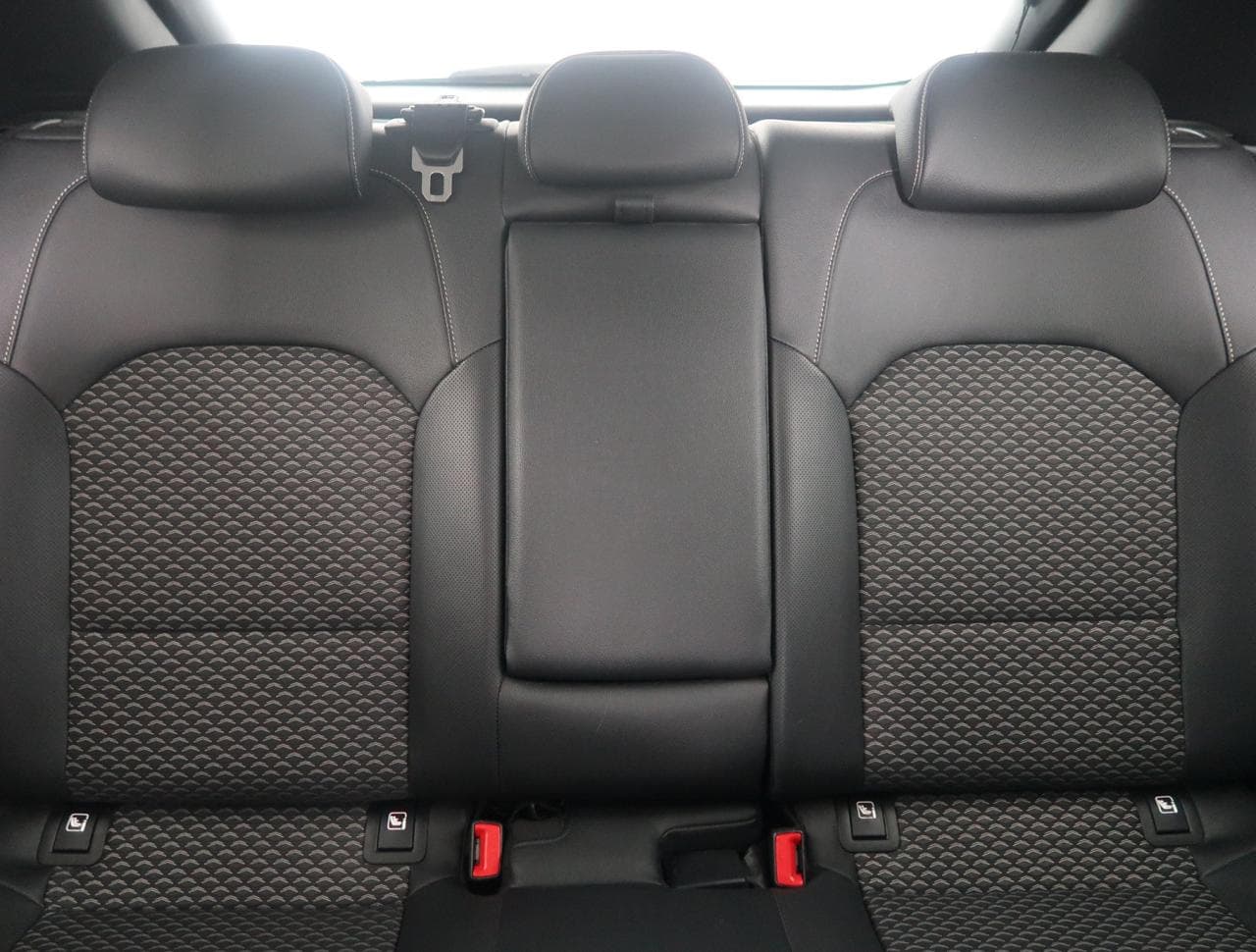 2023 Kia XCEED - 24
