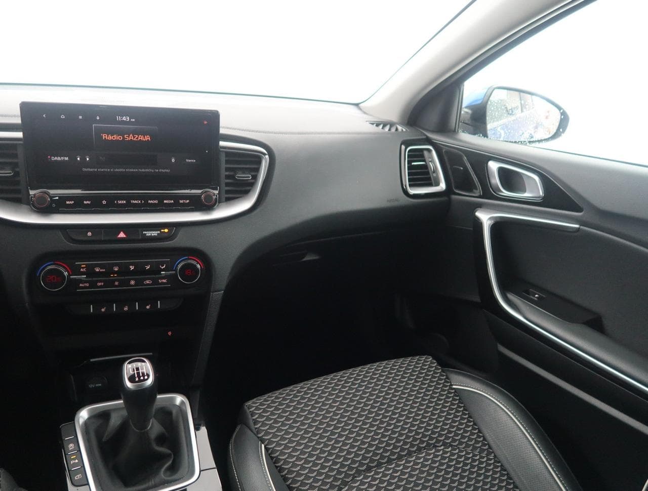 2023 Kia XCEED - 18