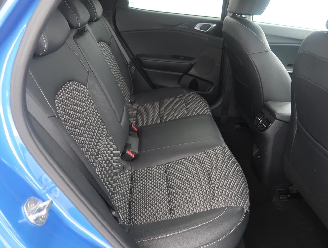 2023 Kia XCEED - 22
