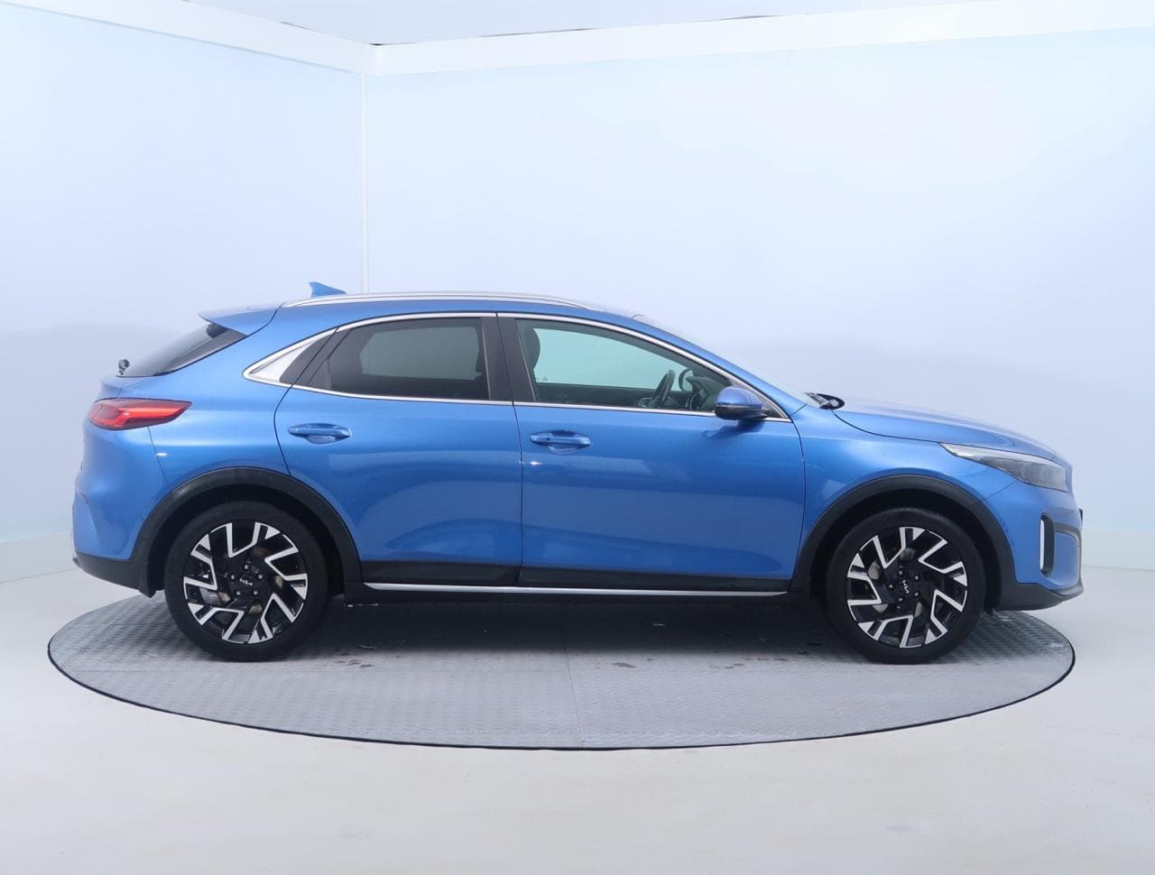 2023 Kia XCEED - 13