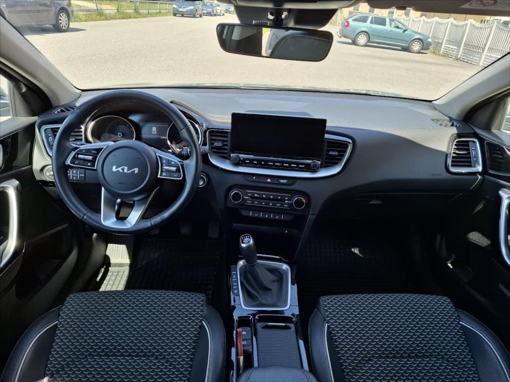 2022 Kia XCEED - 11