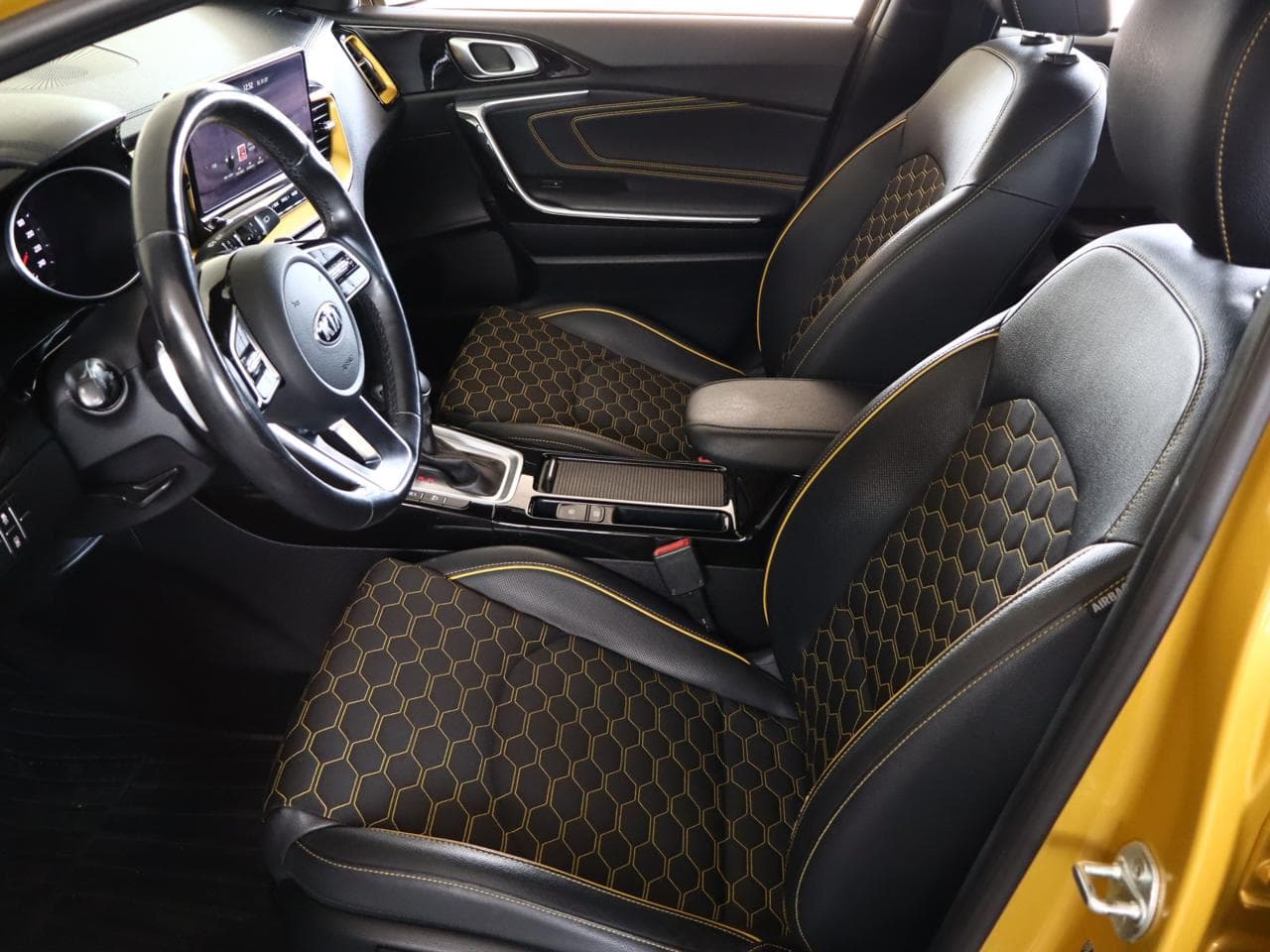 2019 Kia XCEED - 14