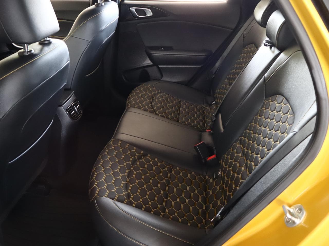 2019 Kia XCEED - 13