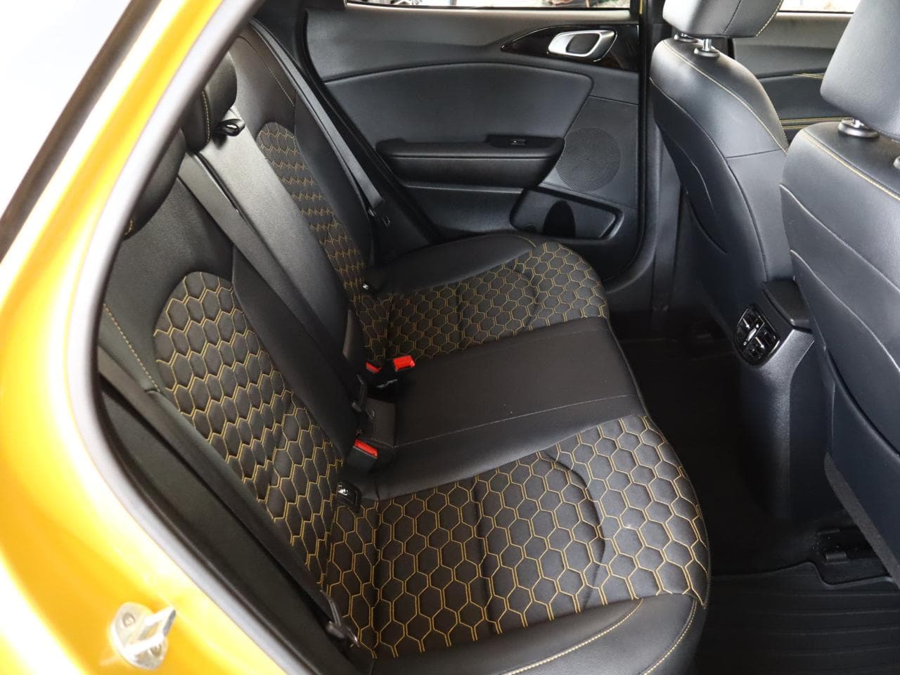 2019 Kia XCEED - 11