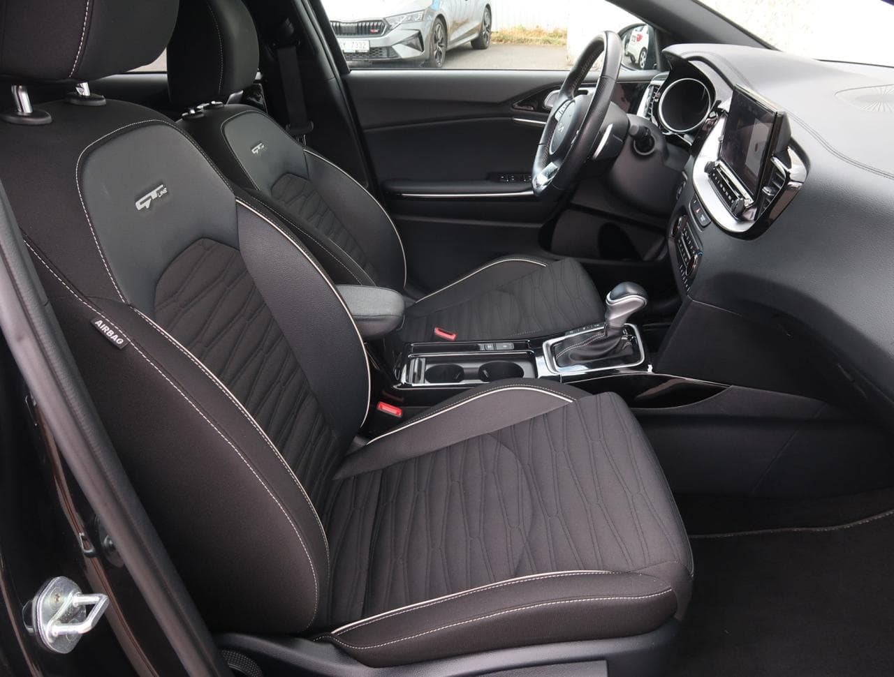 2023 Kia XCEED - 12