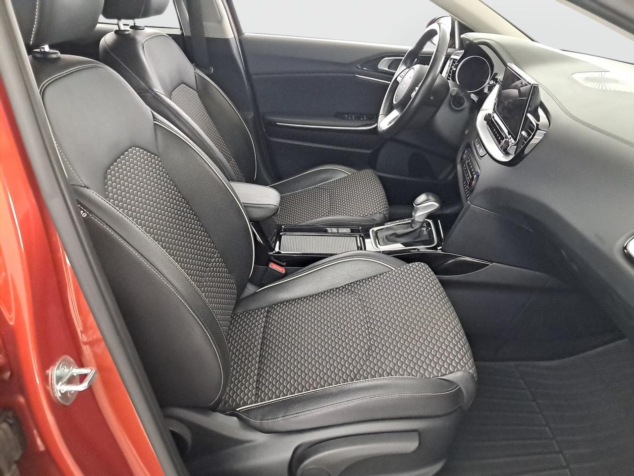 2023 Kia XCEED - 12