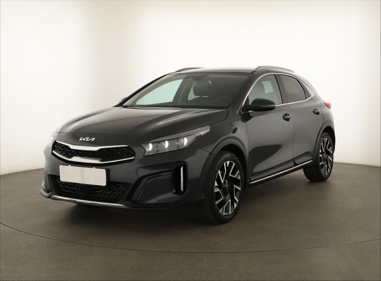 2025 Kia XCEED - 3