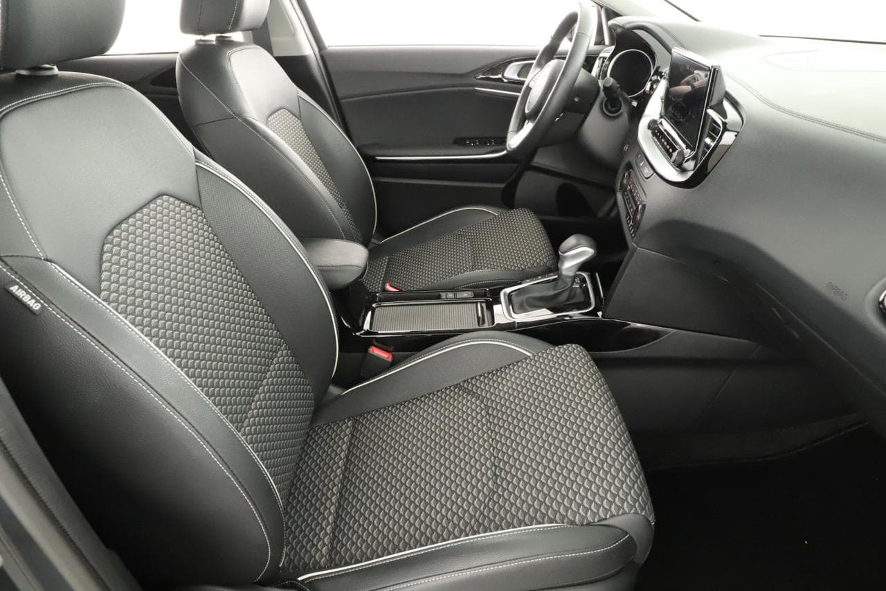 2025 Kia XCEED - 10