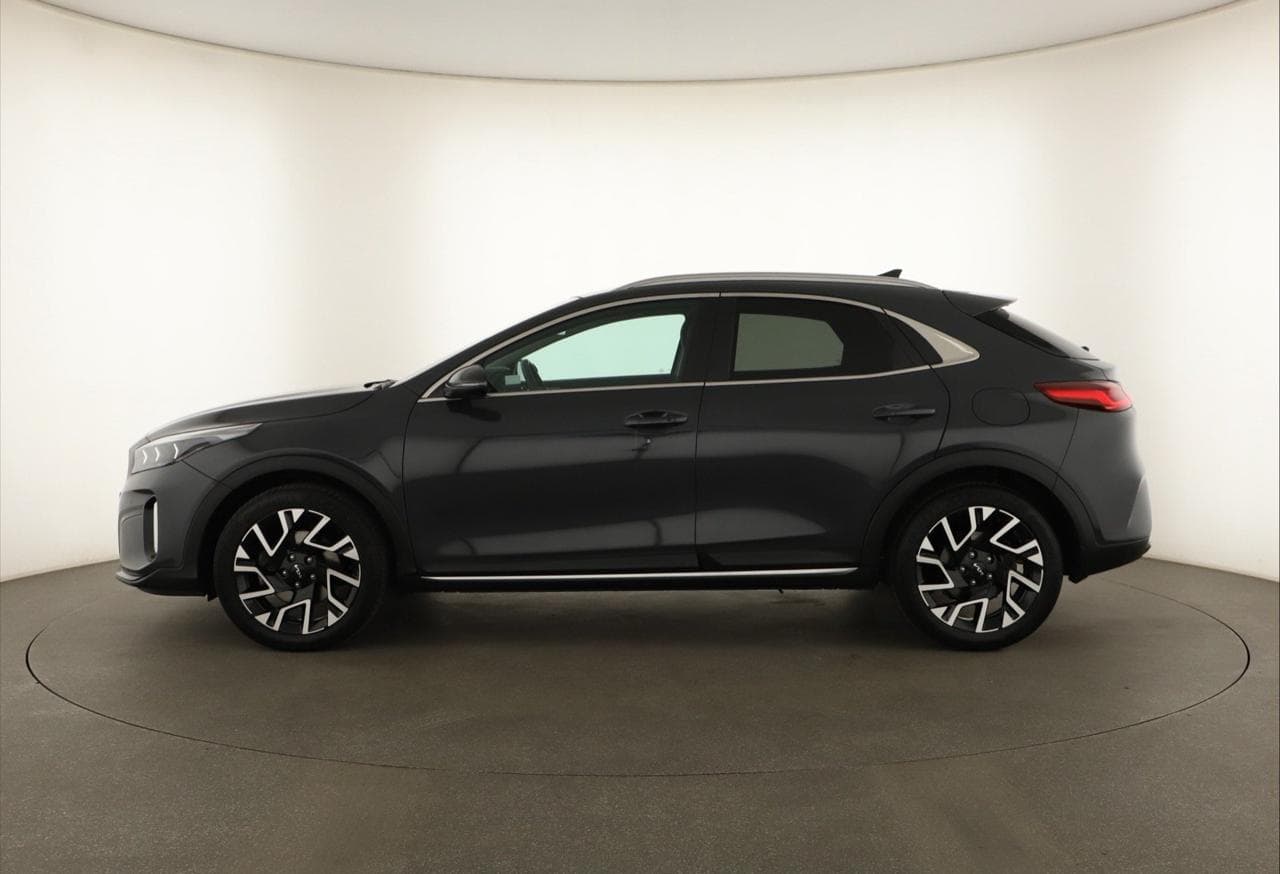 2025 Kia XCEED - 4