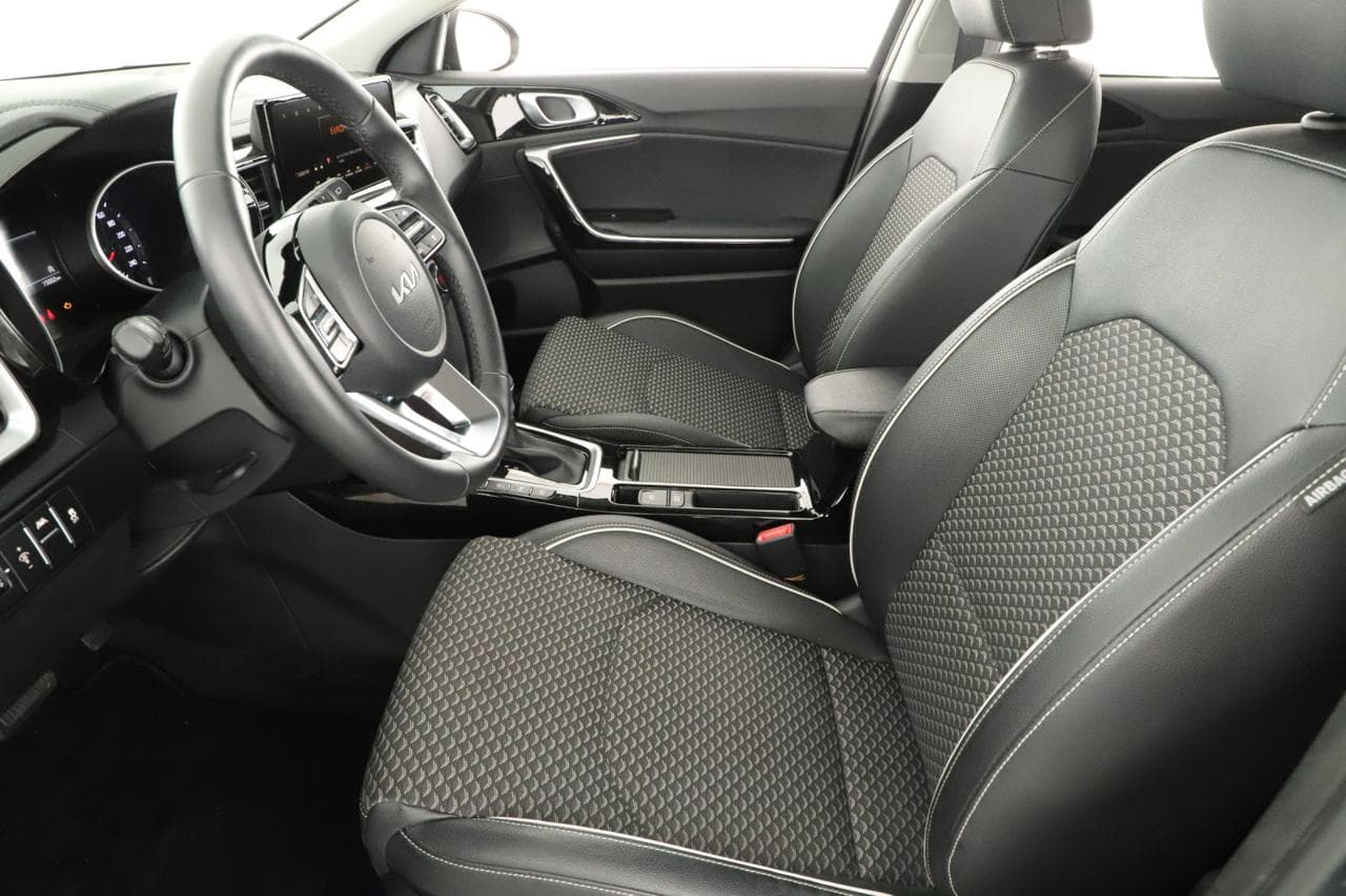 2025 Kia XCEED - 13