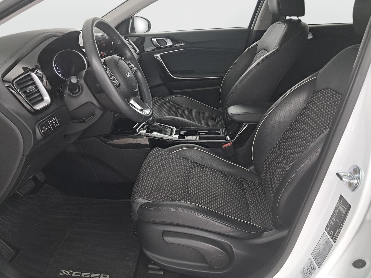 2023 Kia XCEED - 15