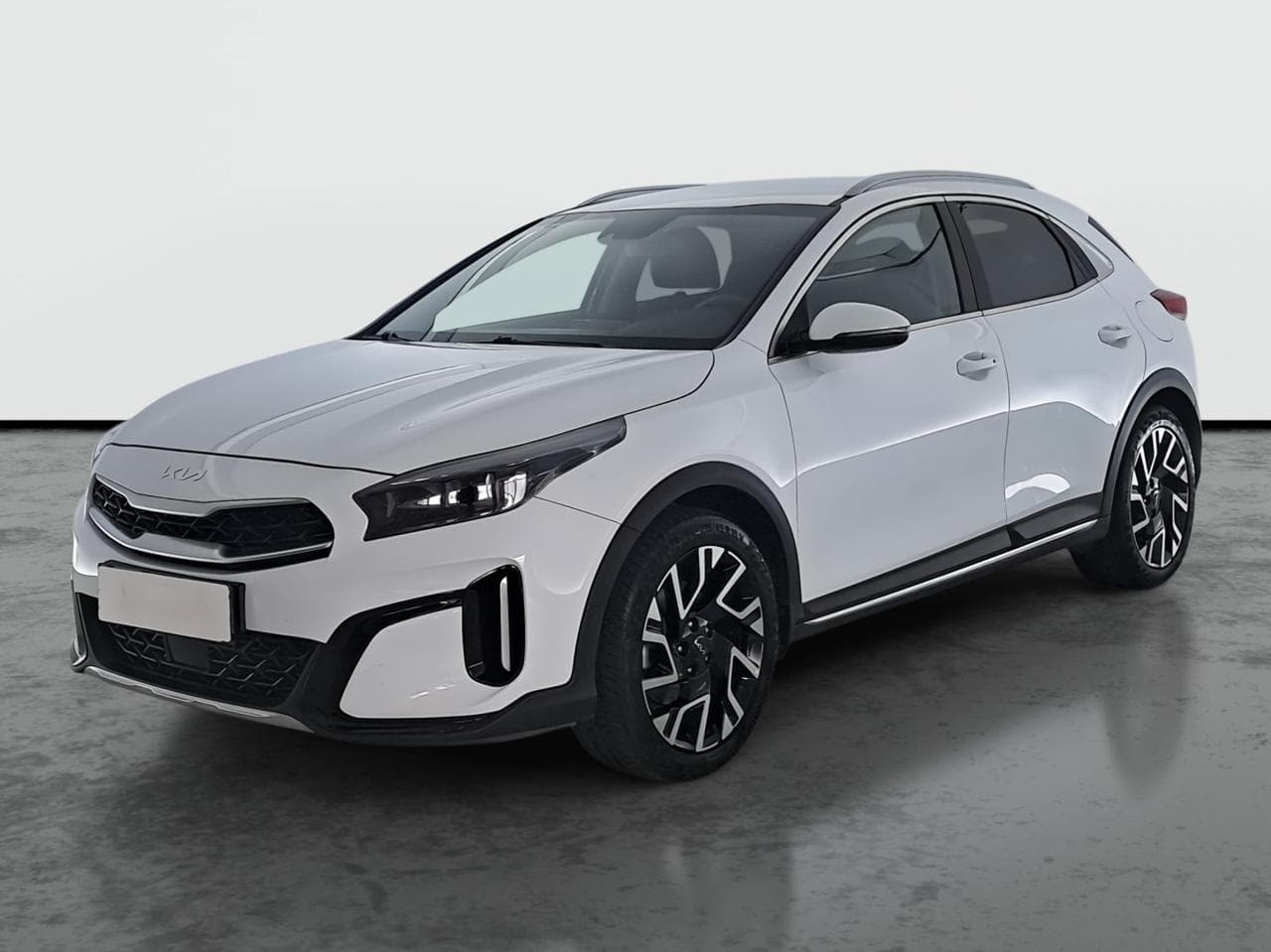 2023 Kia XCEED - 3