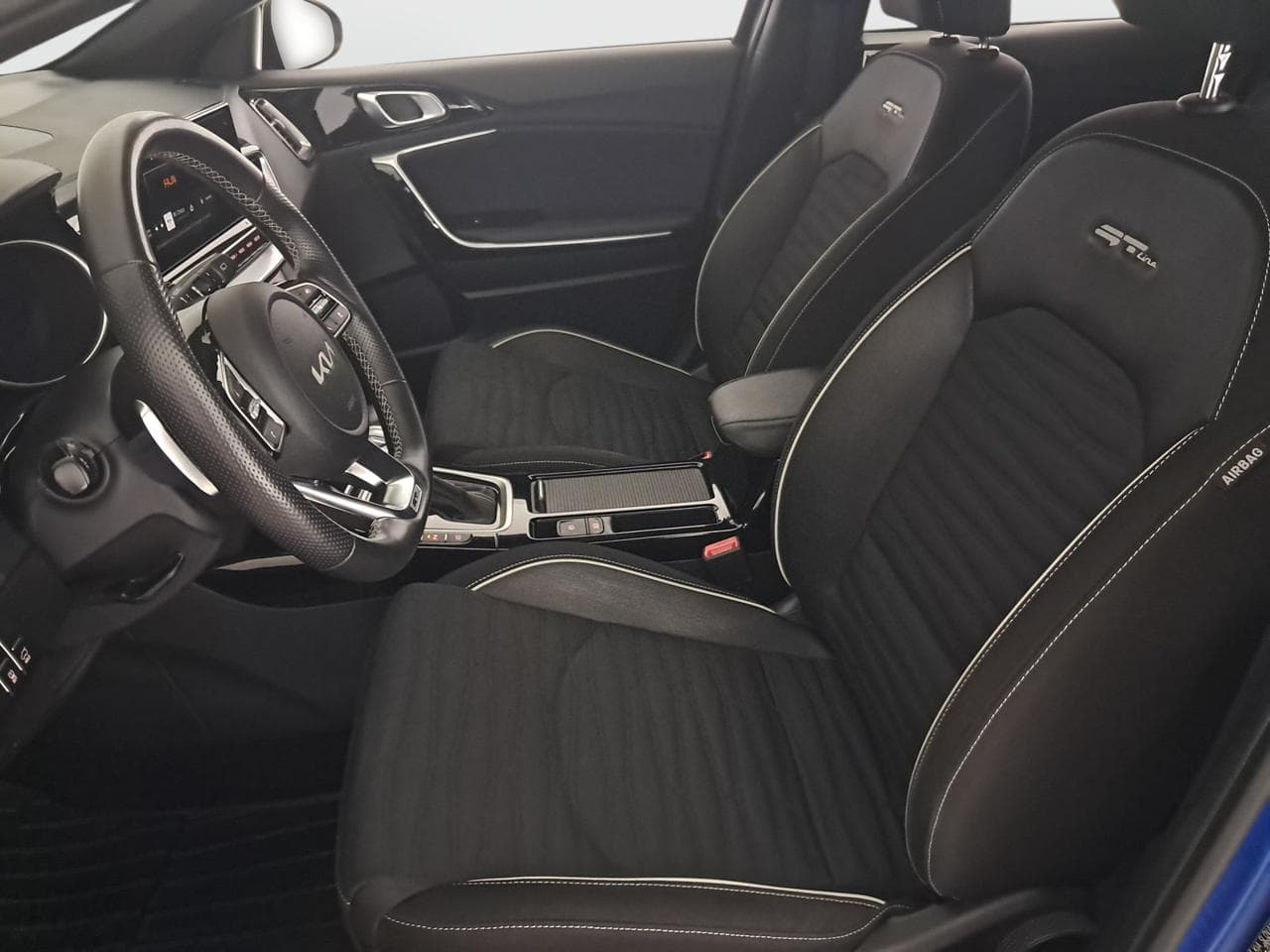 2023 Kia XCEED - 16