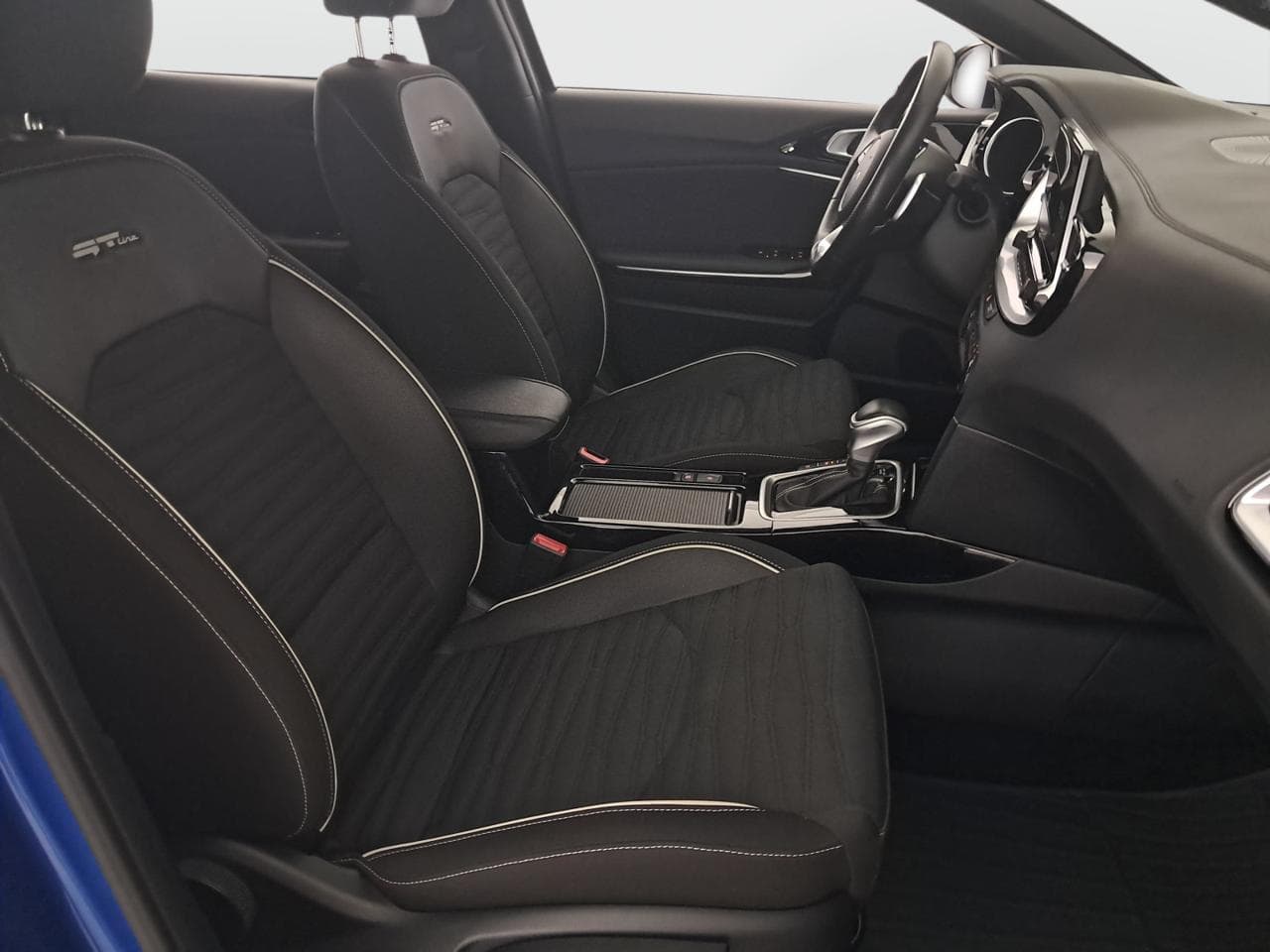 2023 Kia XCEED - 12