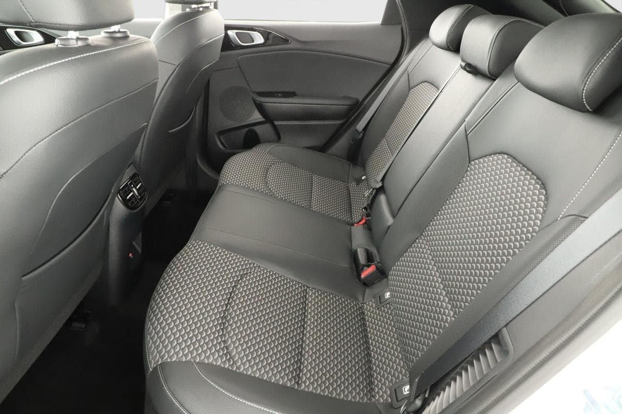 2025 Kia XCEED - 12