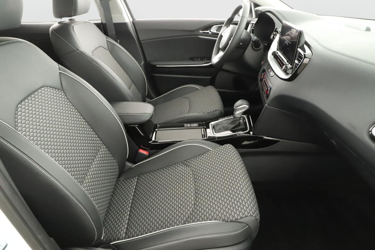 2025 Kia XCEED - 10