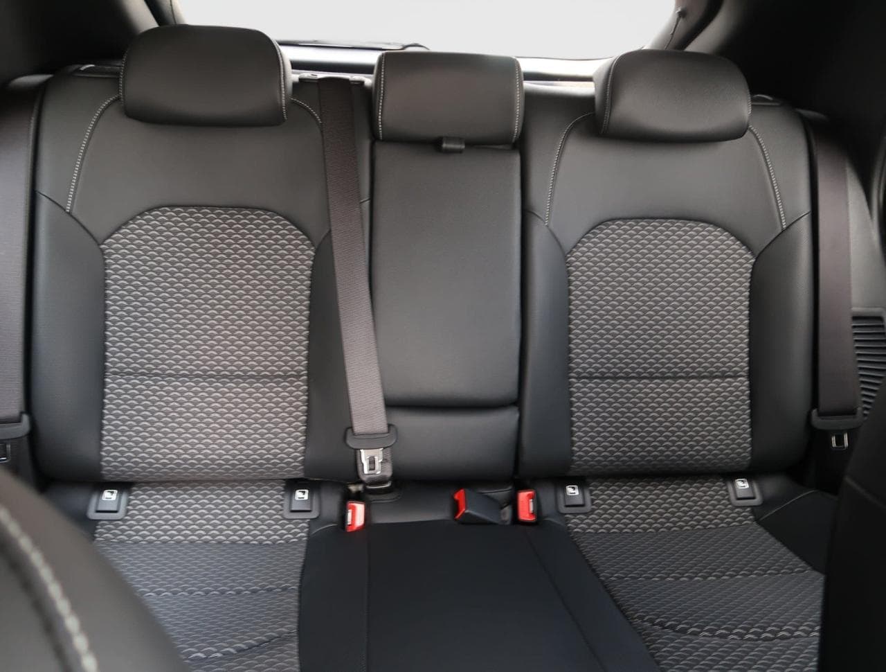 2025 Kia XCEED - 14