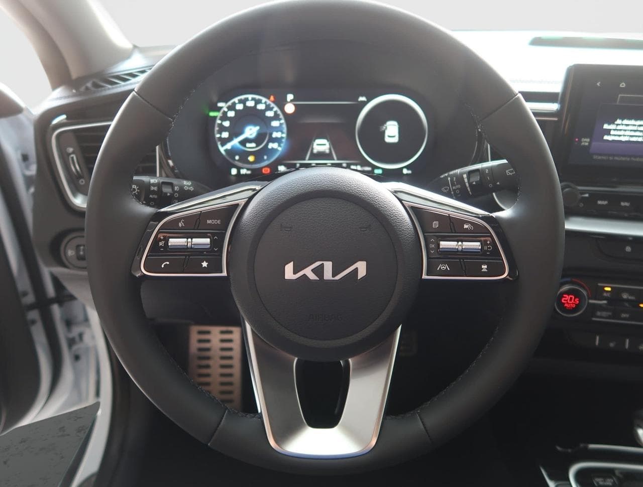 2025 Kia XCEED - 18