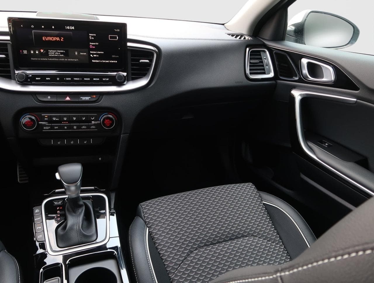 2025 Kia XCEED - 11