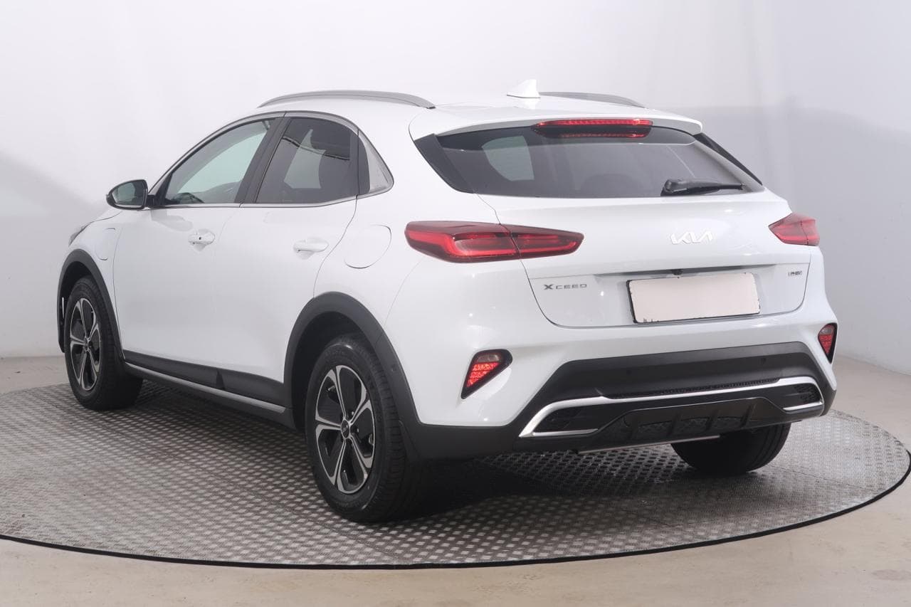 2025 Kia XCEED - 5
