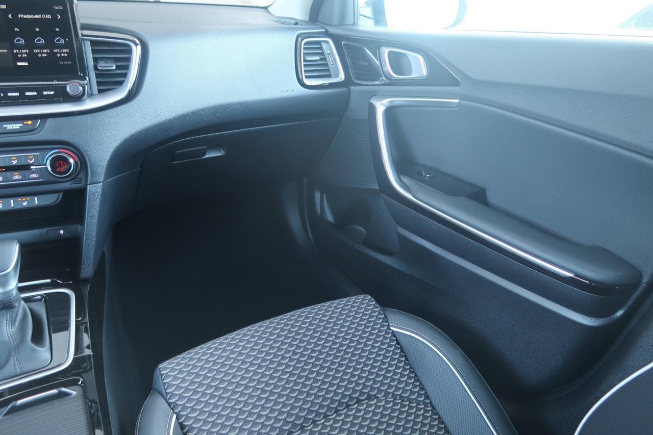 2025 Kia XCEED - 11