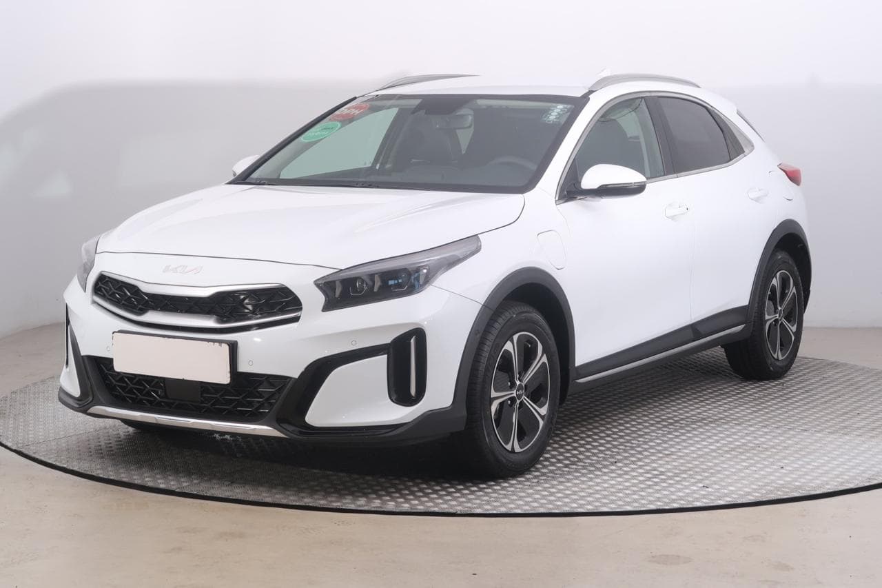 2025 Kia XCEED - 3