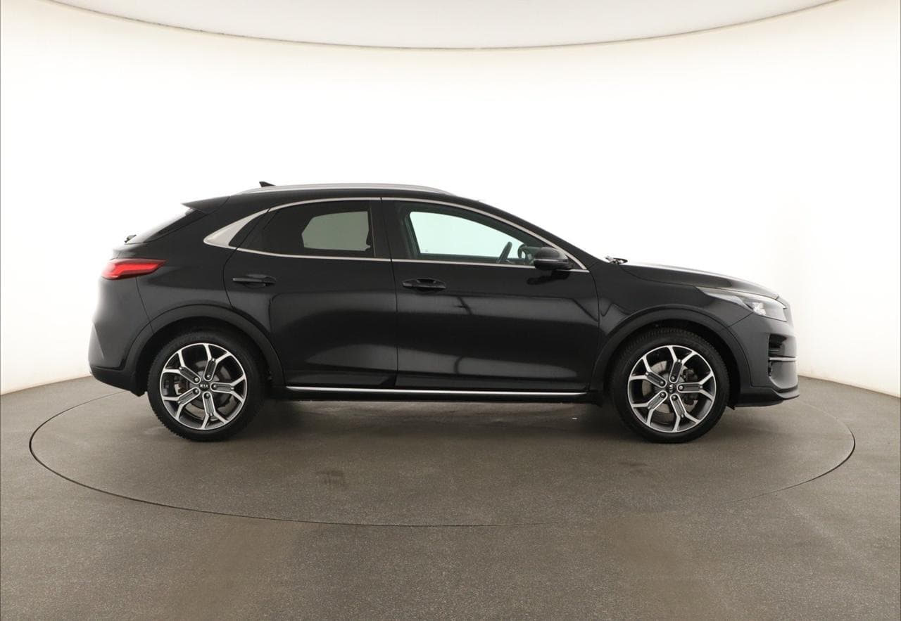 2020 Kia XCEED - 8
