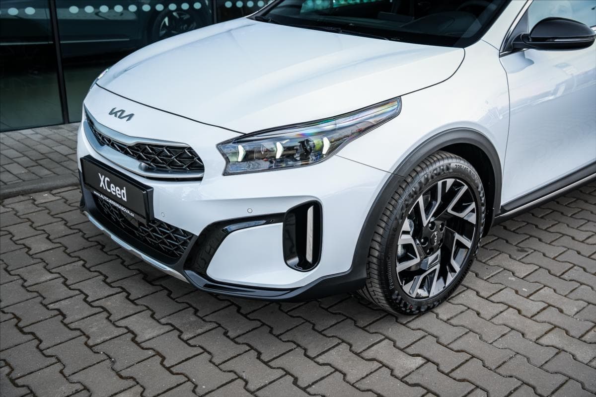 2025 Kia XCEED - 13