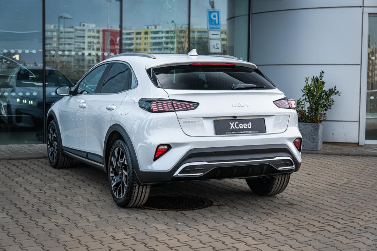 2025 Kia XCEED - 3