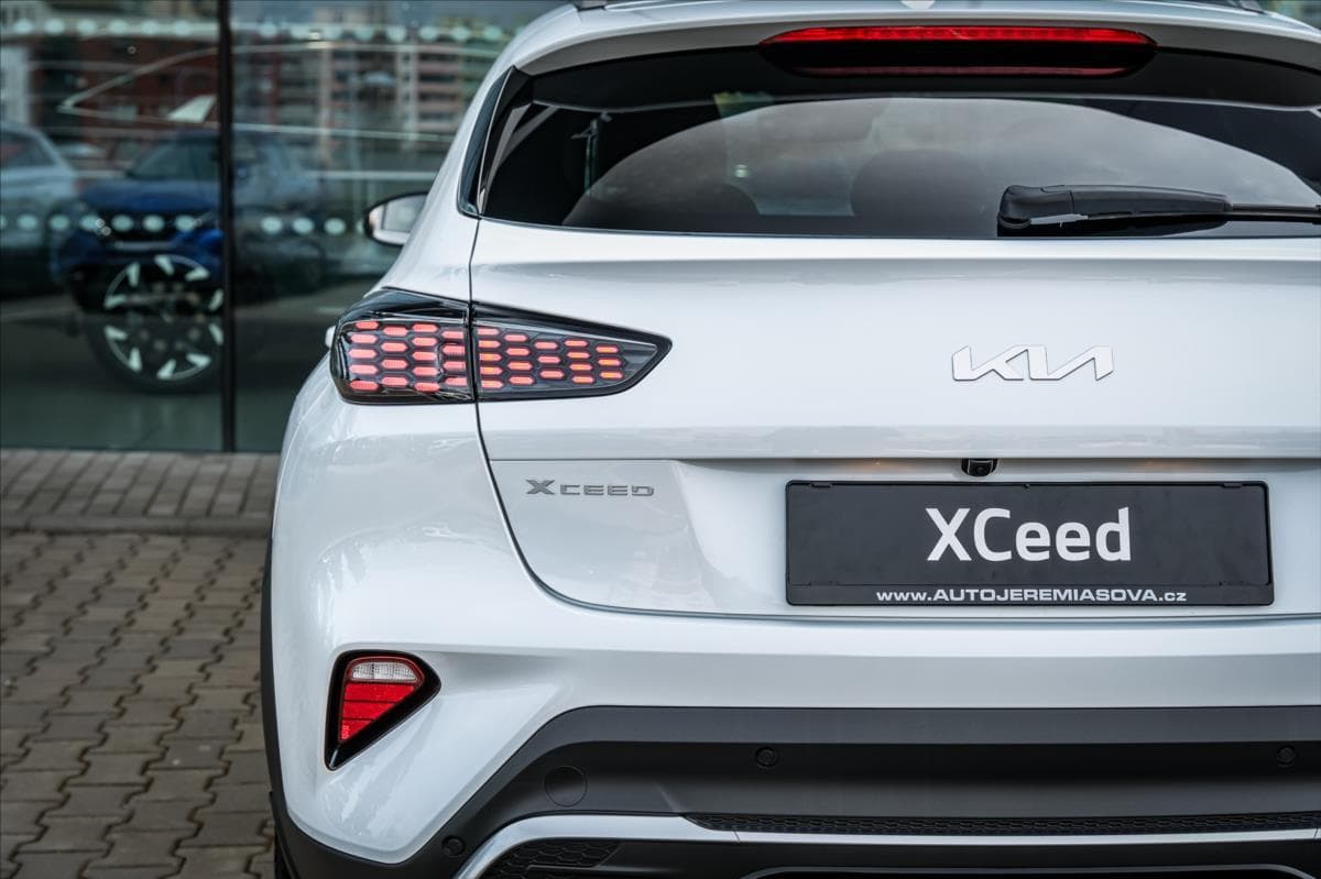 2025 Kia XCEED - 8
