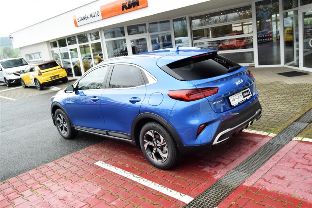 2025 Kia XCEED - 11