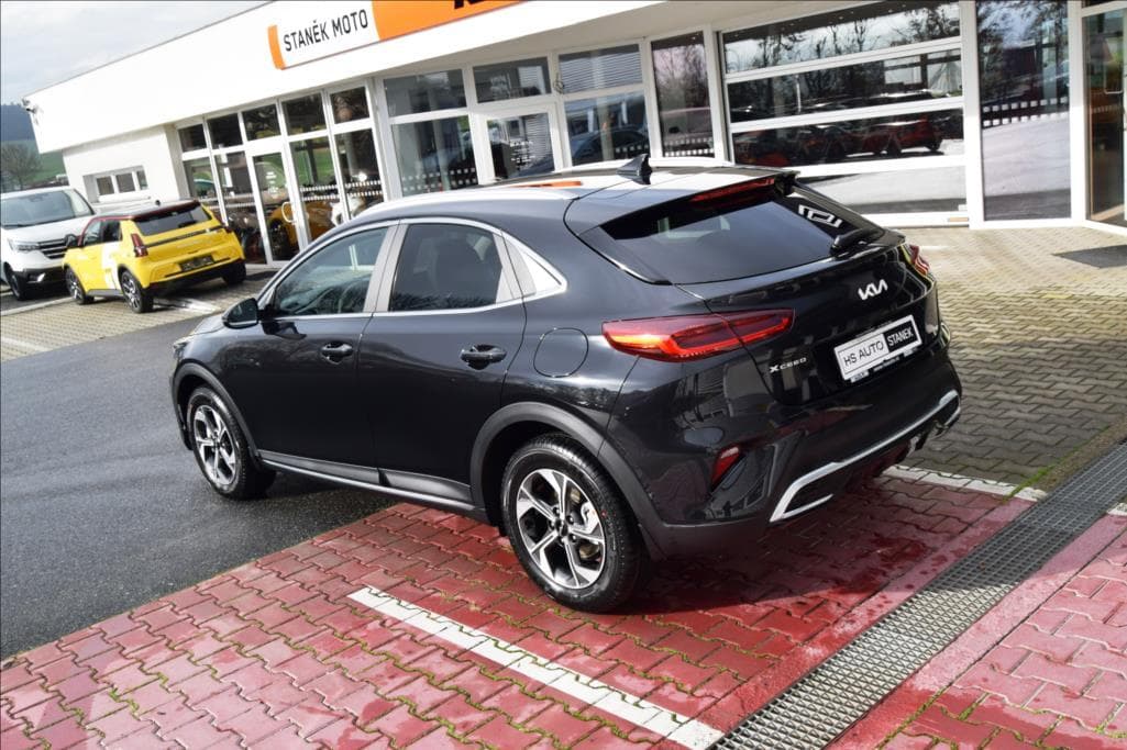 2025 Kia XCEED - 11
