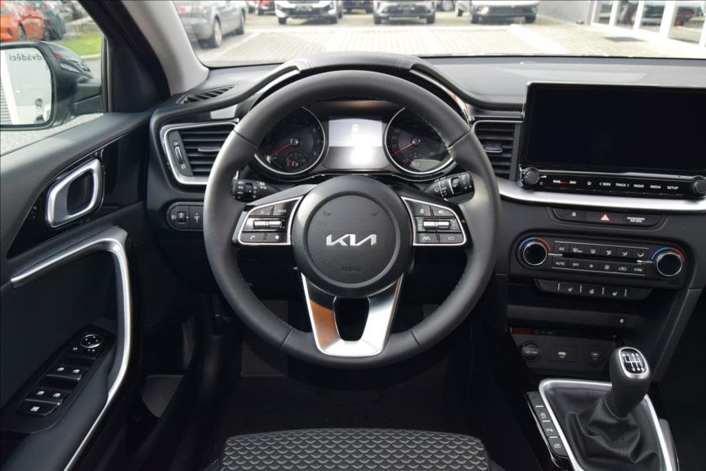 2025 Kia XCEED - 6
