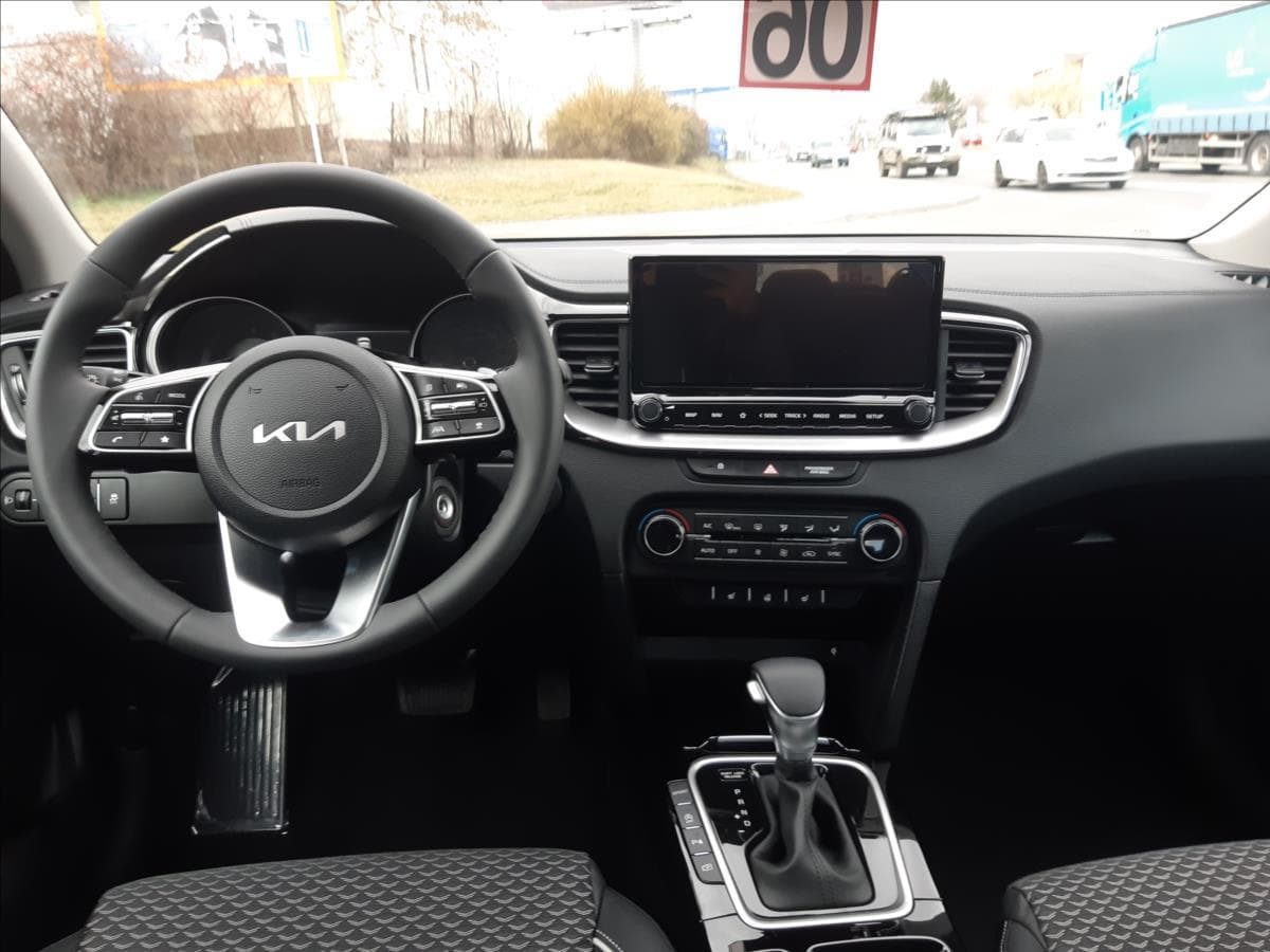 2026 Kia XCEED - 10