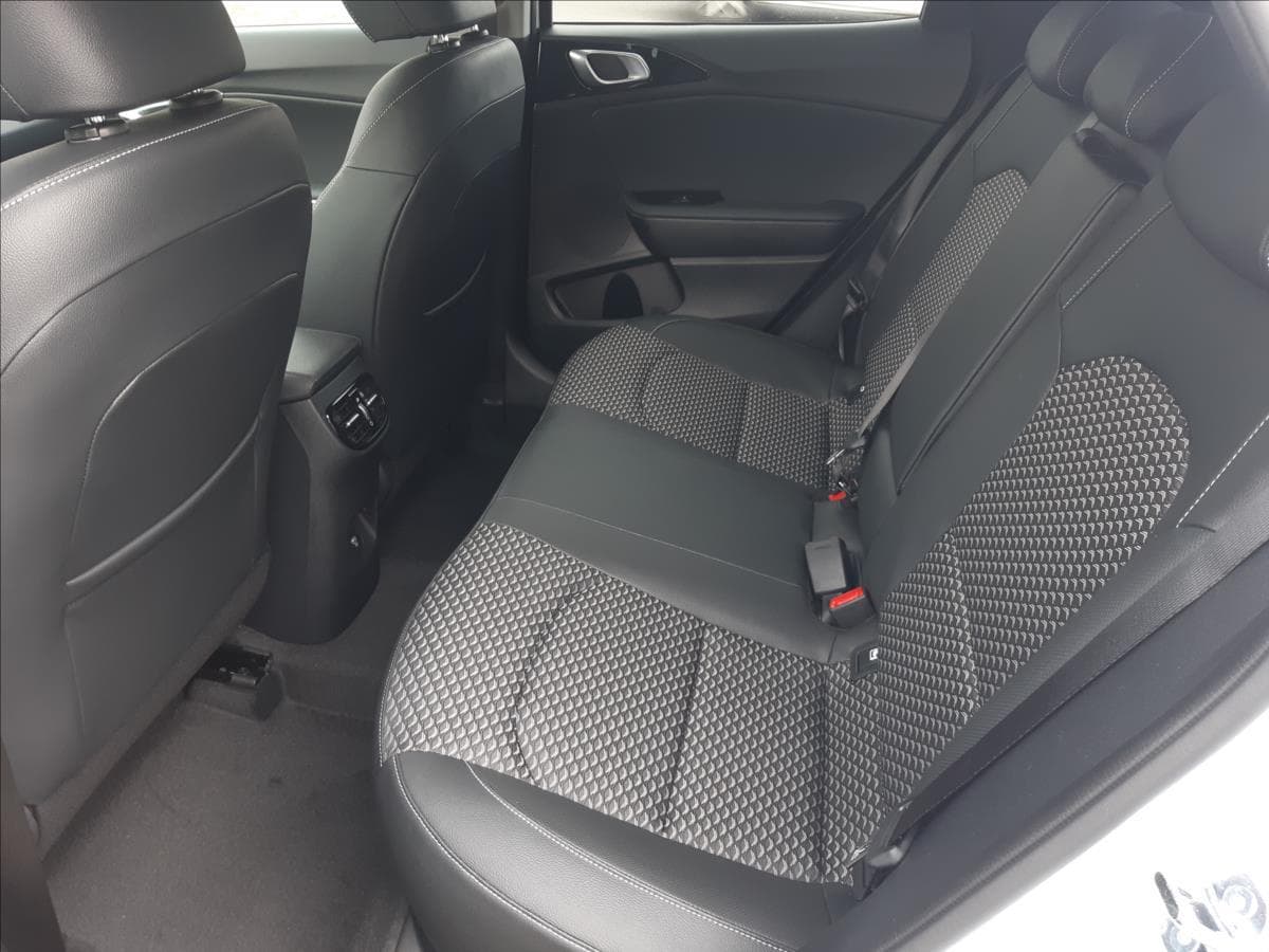 2026 Kia XCEED - 9