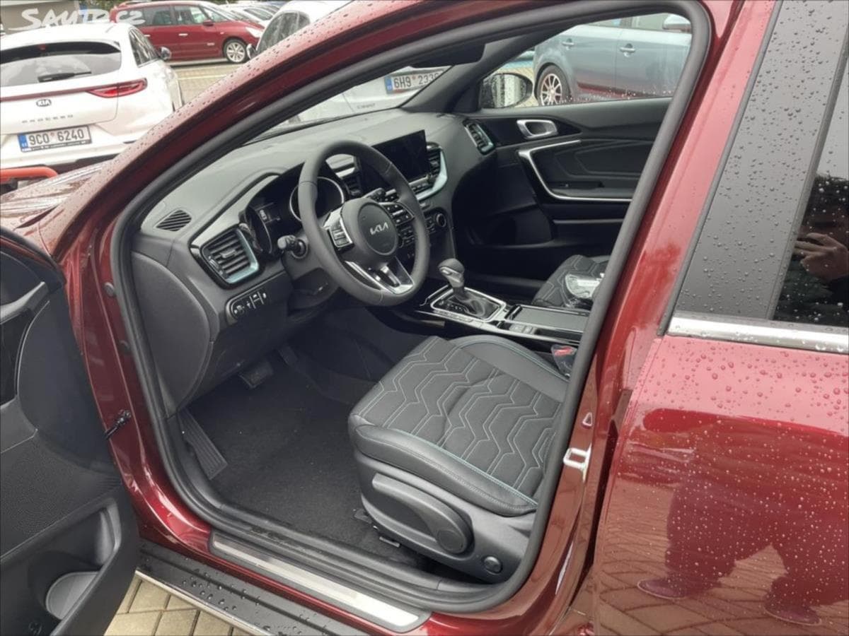 2025 Kia XCEED - 7