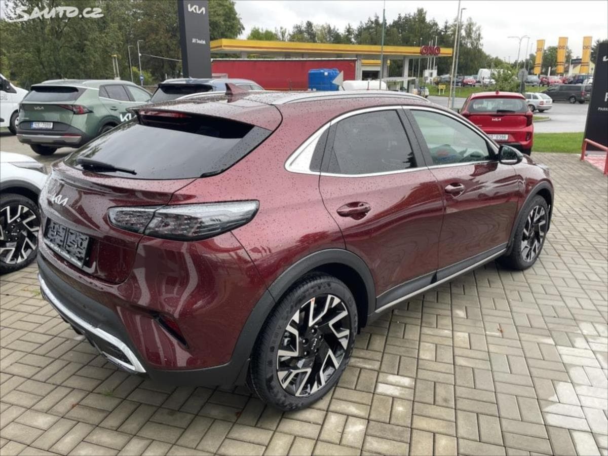 2025 Kia XCEED - 4