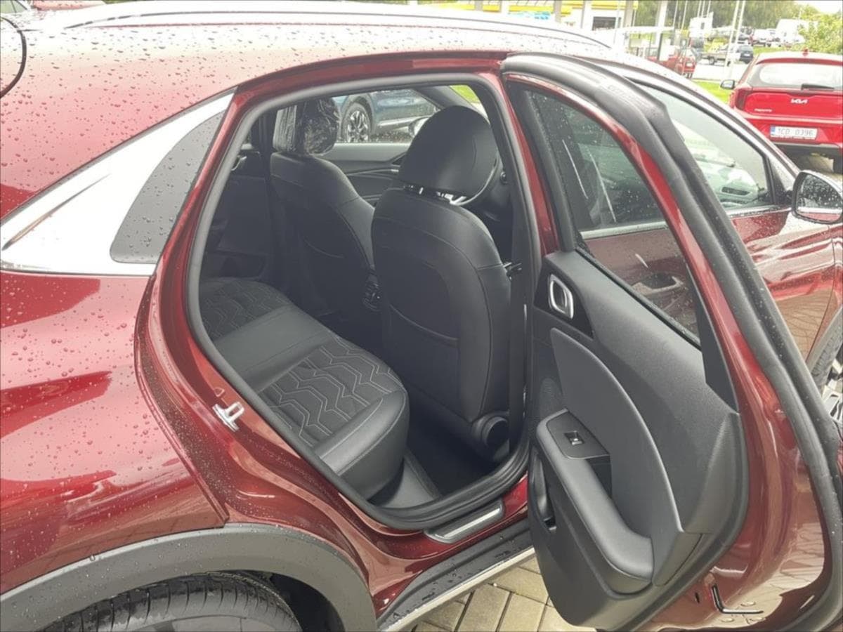 2025 Kia XCEED - 10