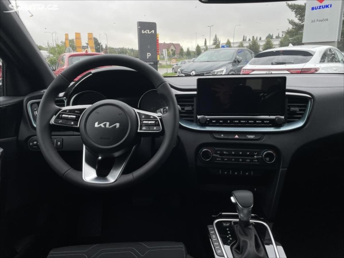 2025 Kia XCEED - 12