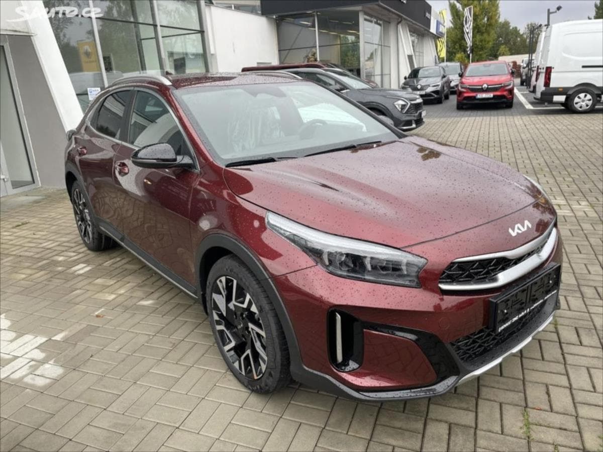 2025 Kia XCEED - 3