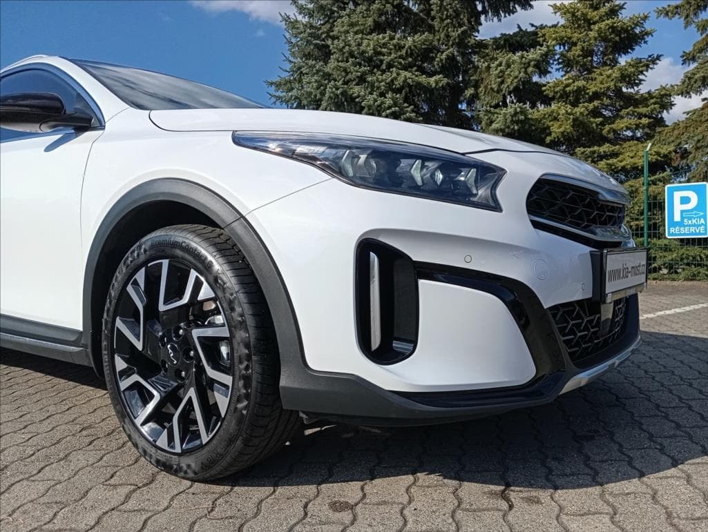 2025 Kia XCEED - 15