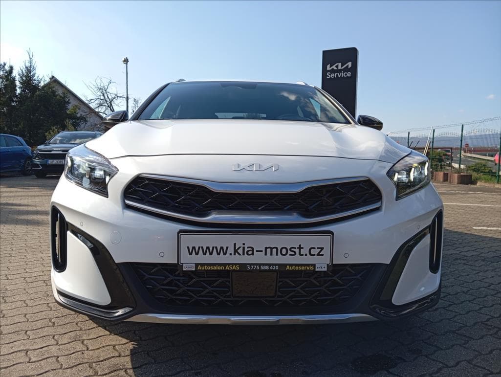 2025 Kia XCEED - 3