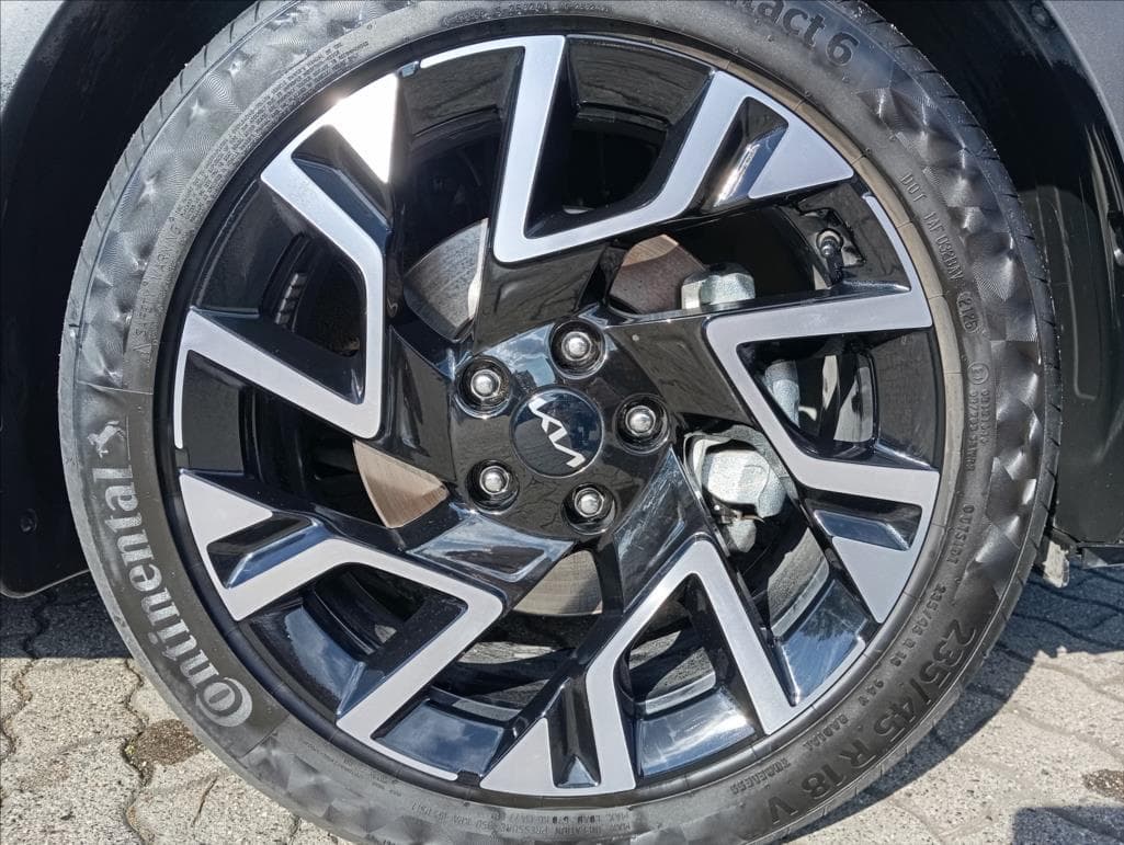 2025 Kia XCEED - 13