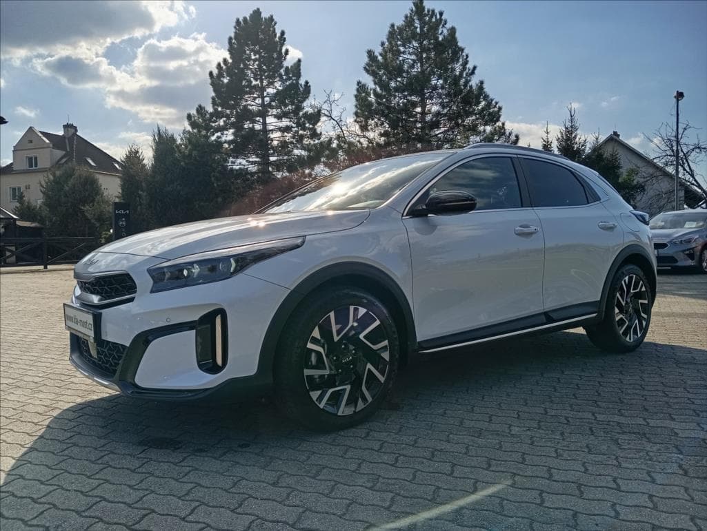 2025 Kia XCEED - 4