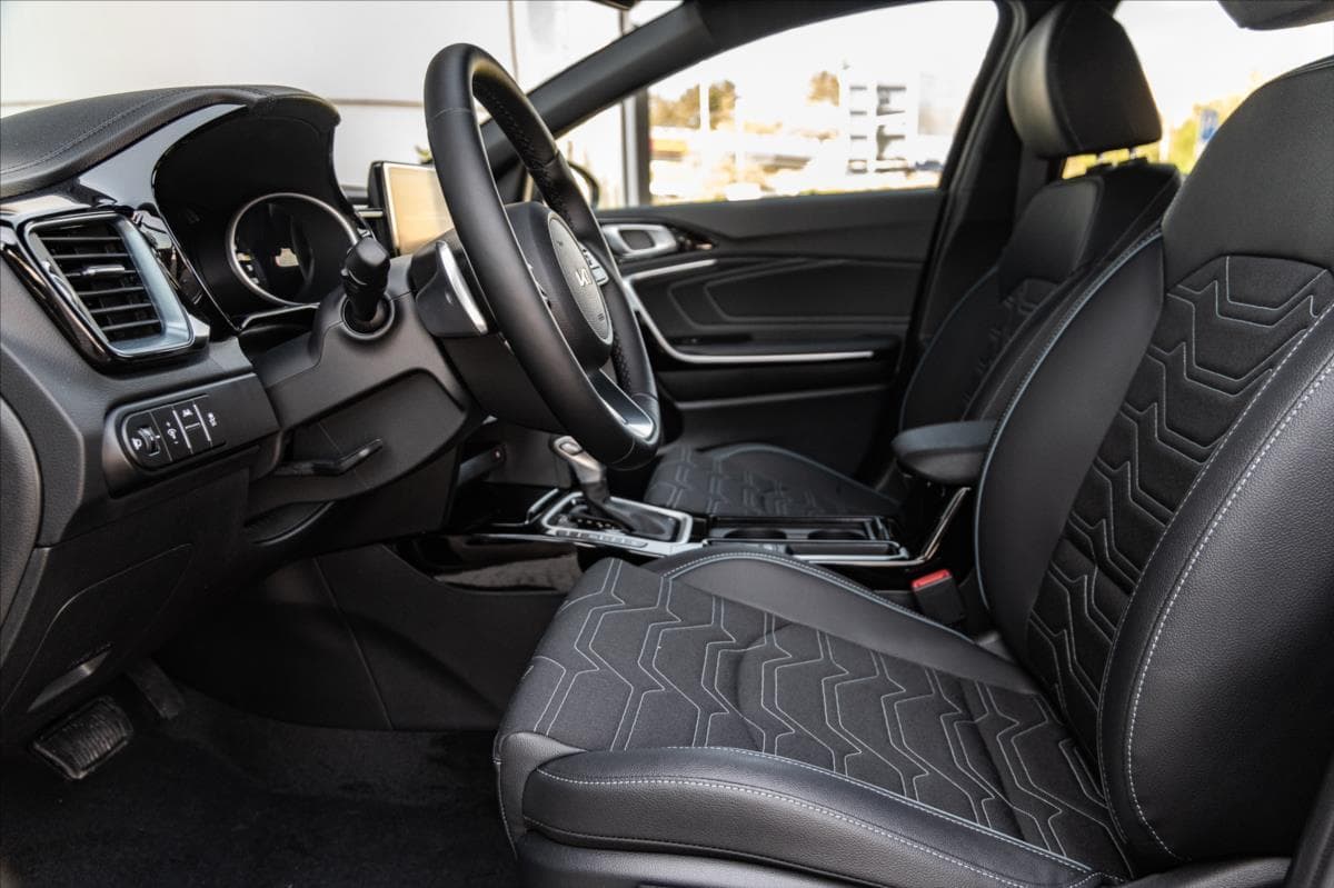 2026 Kia XCEED - 16