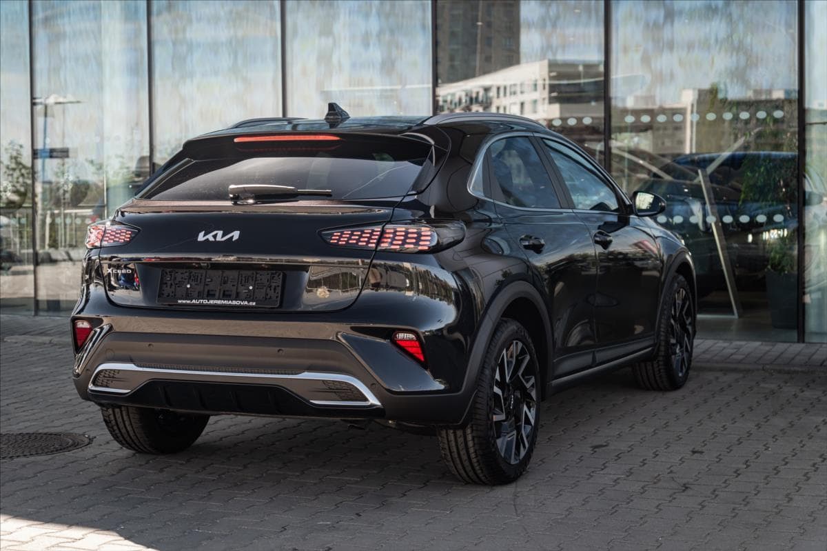 2026 Kia XCEED - 4