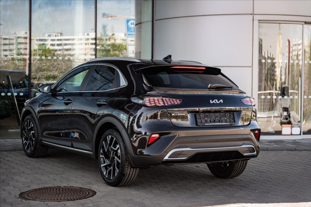 2026 Kia XCEED - 3