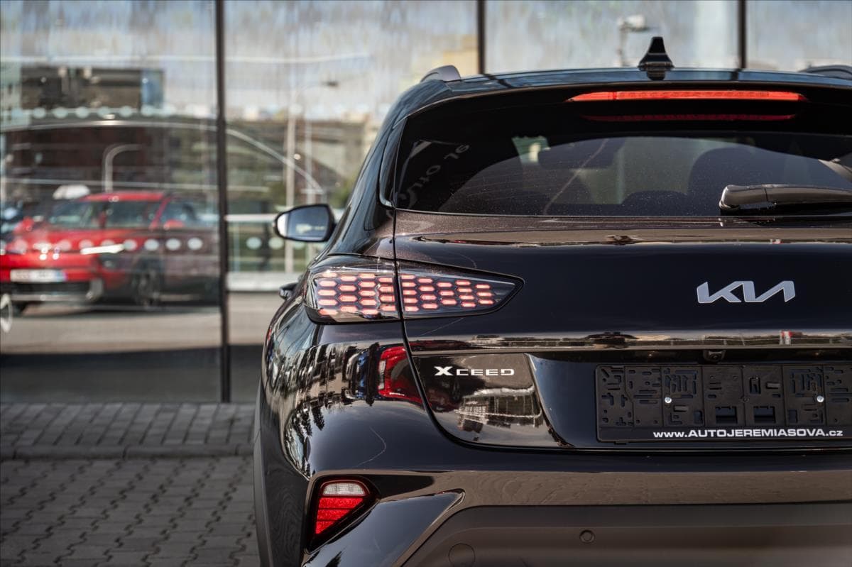 2026 Kia XCEED - 11