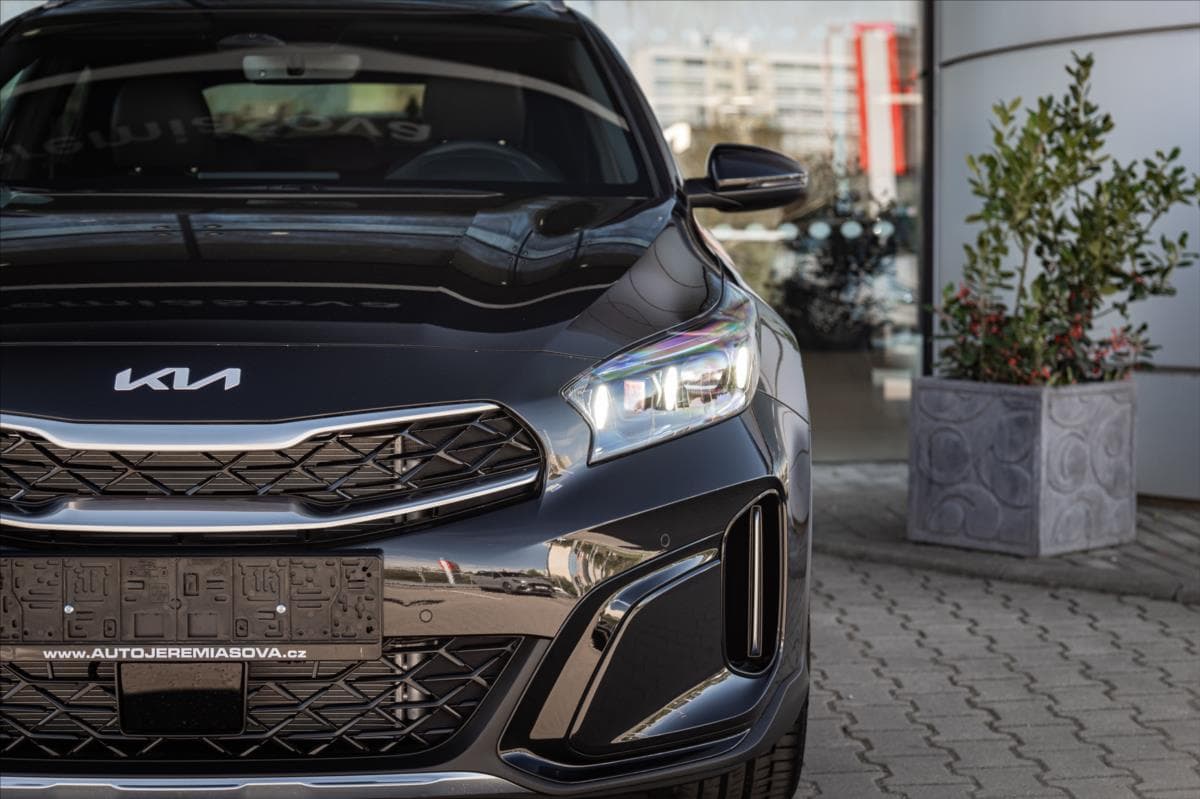 2026 Kia XCEED - 10